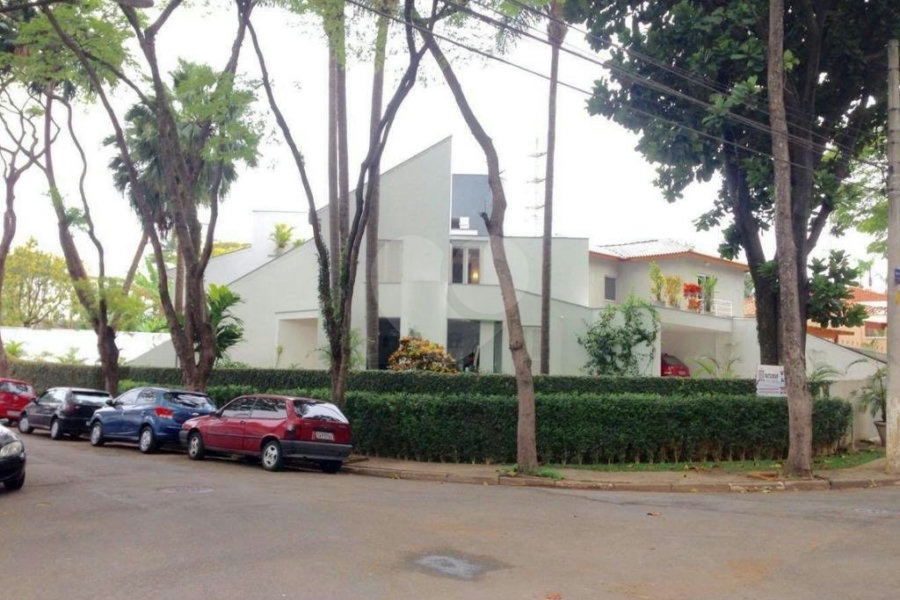 Sobrado à venda com 5 quartos, sendo 2 suítes, em Butantã, São Paulo, SP