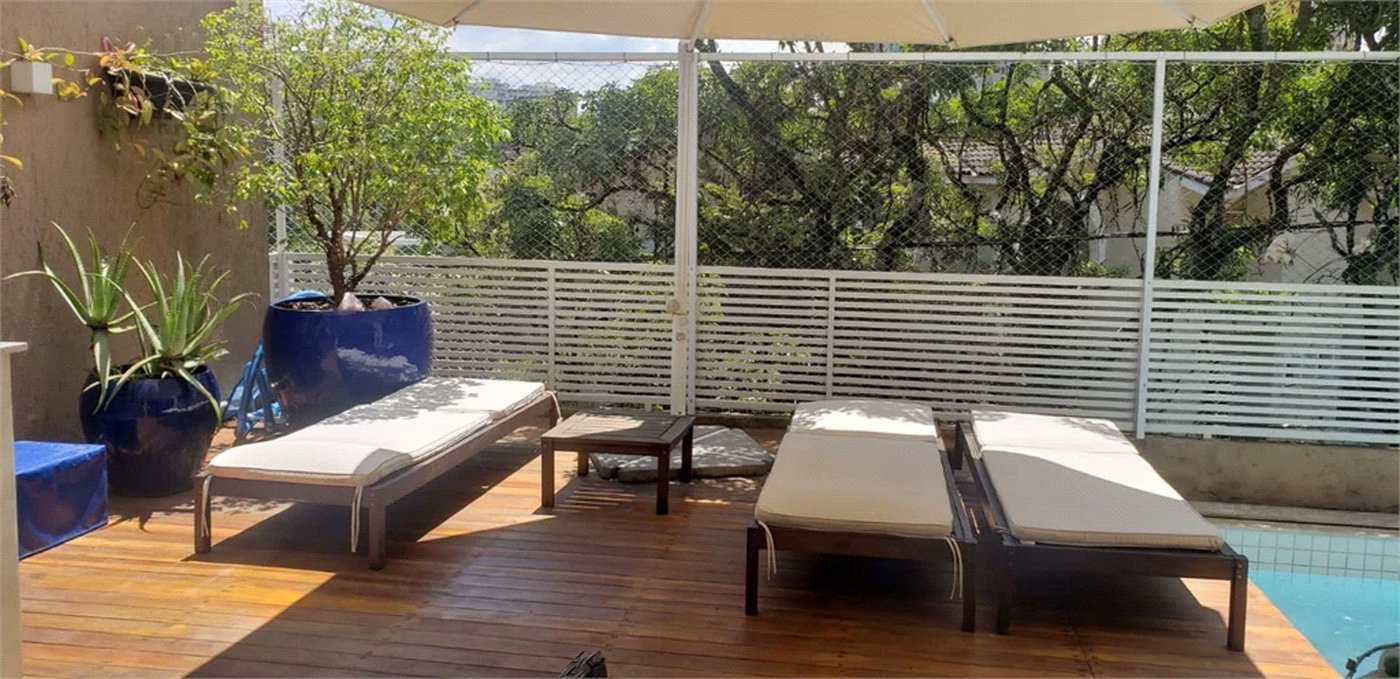 Sobrado à venda com 4 quartos, sendo 3 suítes, em Paraíso do Morumbi, São Paulo, SP
