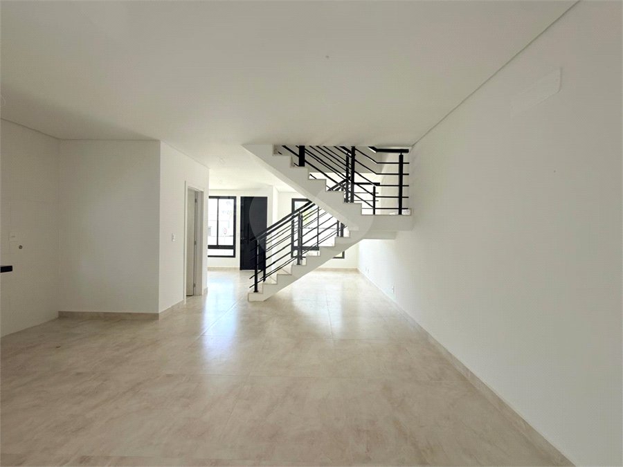 Casa à venda ou para alugar com 3 suítes no condomínio Mont Blanc Village, Vinhedo - SP