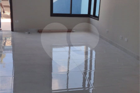 Sobrado à venda com 3 quartos, sendo 1 suíte, em Villa Di Cesar, Mogi das Cruzes, SP