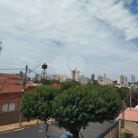 Sobrado à venda com 4 quartos, sendo 1 suíte,  em Vila Xavier (vila Xavier), Araraquara, SP
