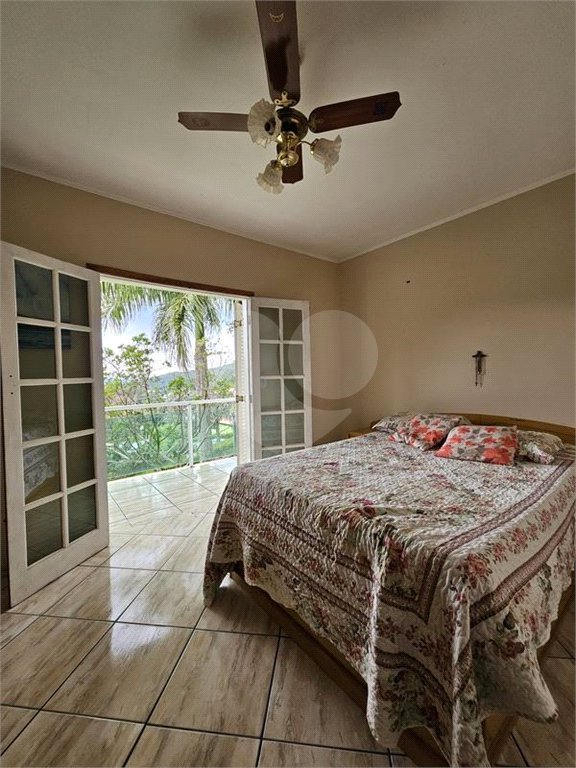 Casa à venda com 3 quartos, sendo 1 suíte, no condomínio Clube de Campo Fazenda Tabarã, Mairiporã - SP