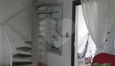 Sobrado à venda com 3 quartos, sendo 2 suítes,  em Jardim Marica, Mogi das Cruzes, SP