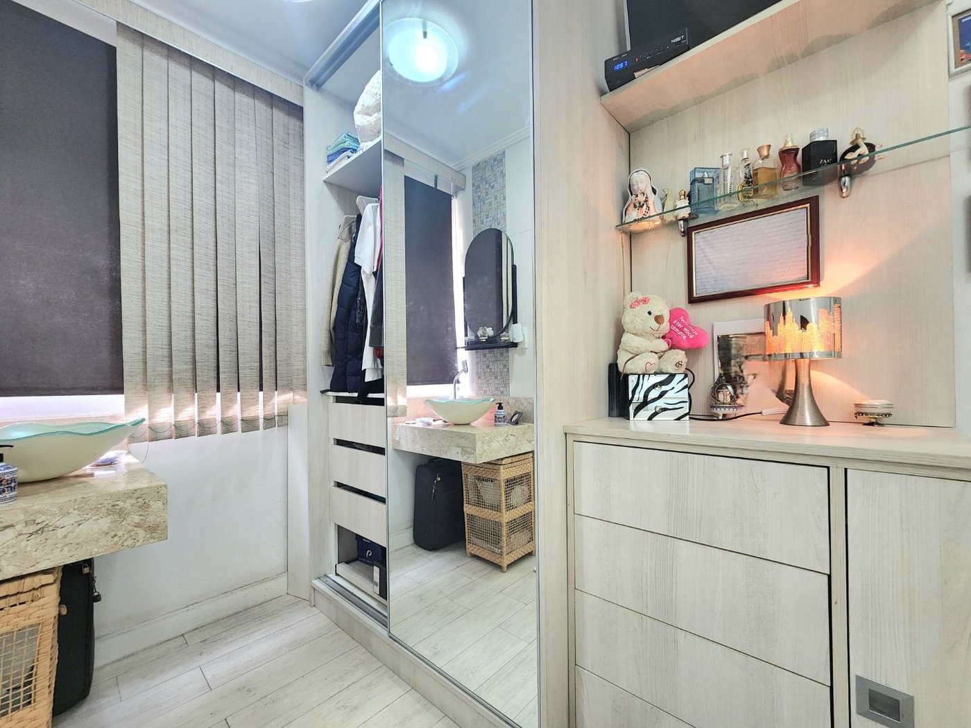 Apartamento 2 Dormitórios com Vista Mar, 1 Suíte e 50m da Praia – Santos