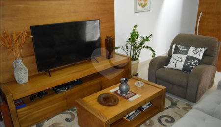 Casa à venda com 3 quartos, sendo 1 suíte,  em Jardim Prudência, São Paulo, SP