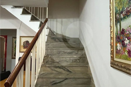 Casa à venda com 3 quartos, sendo 1 suíte, no condomínio Marcia Miyashiro, São Paulo - SP