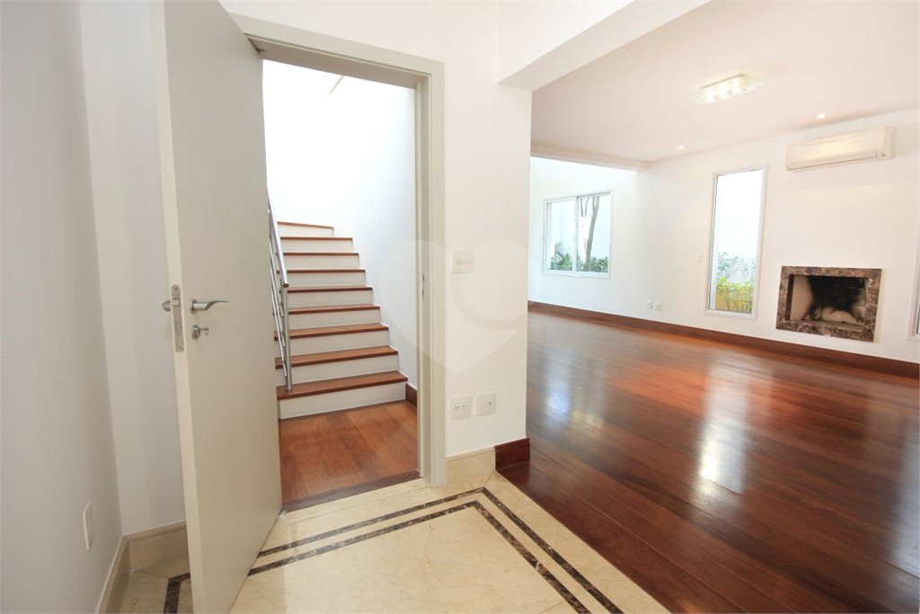 Casa à venda com 4 suítes no condomínio Vila Alba, São Paulo - SP