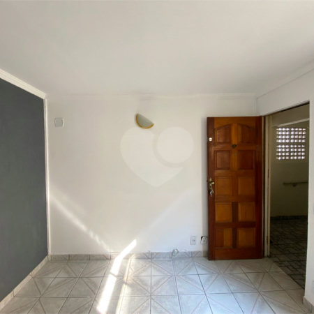 Apartamento para alugar com 2 quartos em Jardim Adriane, Itaquaquecetuba, SP