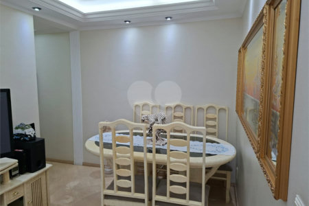Apartamento à venda com 2 quartos em Parque Maria Domitila, São Paulo, SP