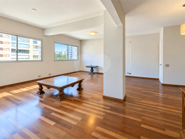 Apartamento à venda com 2 quartos, sendo 1 suíte,  em Chácara Santo Antônio (zona Sul), São Paulo, SP