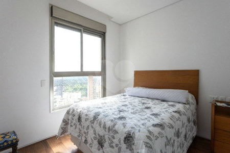 Apartamento à venda ou para alugar com 3 suítes em Itaim Bibi, São Paulo, SP