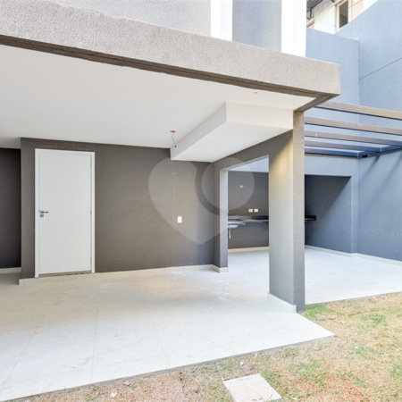 Casa à venda com 3 quartos, sendo 1 suíte, no condomínio Cube Villa, São Paulo - SP