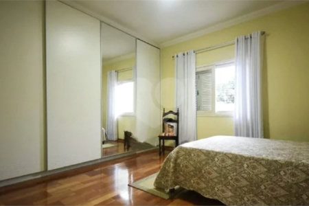 Casa à venda com 5 suítes em Jardim Londrina, São Paulo, SP