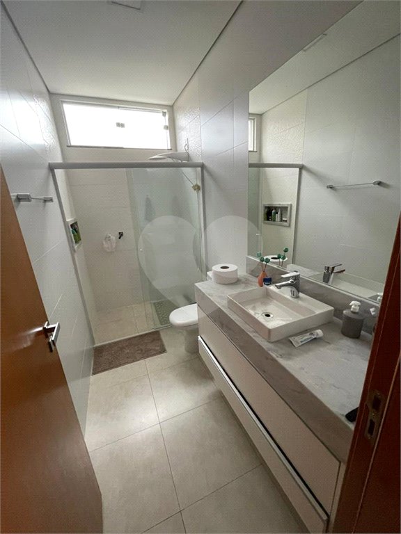 Casa à venda com 3 quartos, sendo 1 suíte,  no condomínio Aruã, Mogi das Cruzes - SP