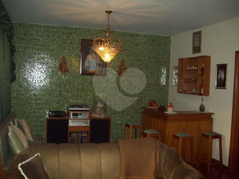 Casa Térrea à venda com 3 quartos, sendo 1 suíte, em Vila Constança, São Paulo, SP