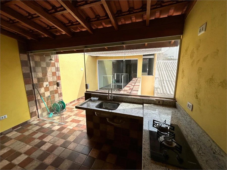 Casa de Vila para alugar com 4 suítes em Vila Romana, São Paulo, SP
