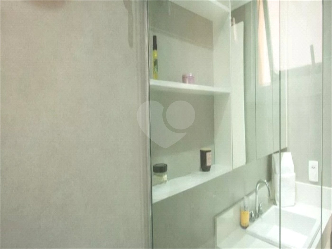 Apartamento à venda com 2 quartos, sendo 1 suíte, em Moema, São Paulo, SP