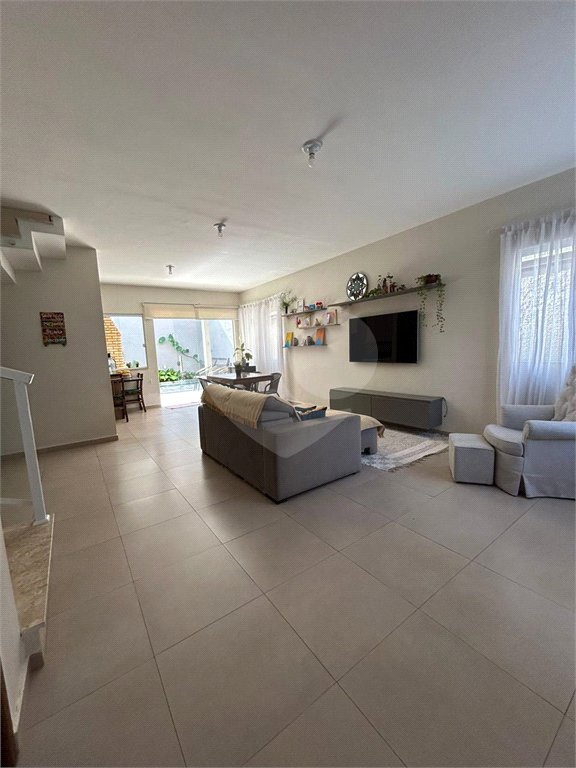 Sobrado à venda com 3 quartos, sendo 1 suíte,  em Villa Di Cesar, Mogi das Cruzes, SP