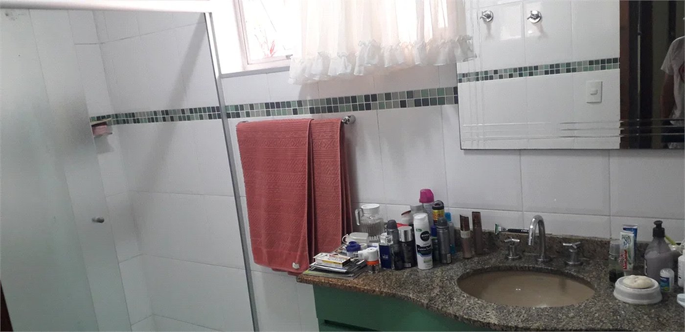 Casa à venda com 3 quartos, sendo 2 suítes,  em Jardim Leonor, São Paulo, SP