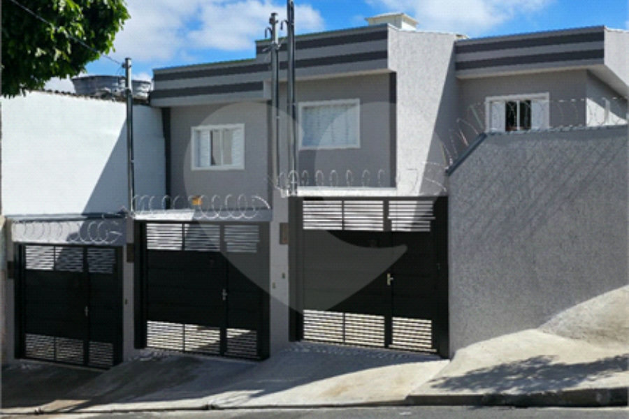 Sobrado à venda com 2 quartos em Guaianazes, São Paulo, SP