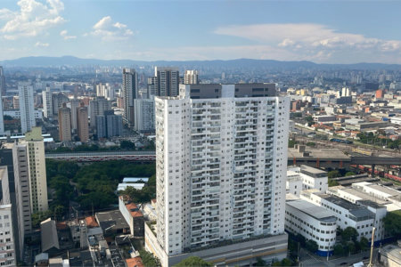 Apartamento á venda no 31o. andar com 126,53m2 COM VISTA PANORÂMICA PERMANENTE para a SERRA DA CANTAREIRA E PAULISTA, com 3 suítes e 2 vagas, Condomínio Clube,próximo do metro Brás. Estuda Proposta