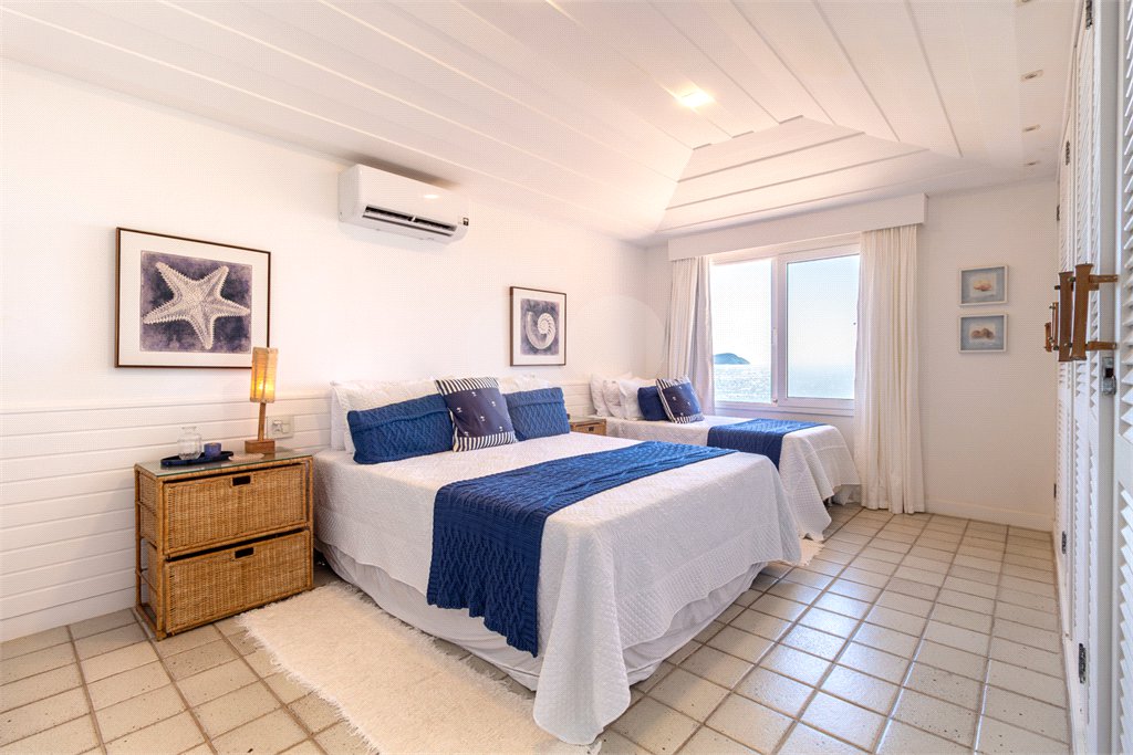 Casa em condomínio à venda com 6 quartos, sendo 5 suítes,  em Praia Rasa, Armação dos Búzios, RJ