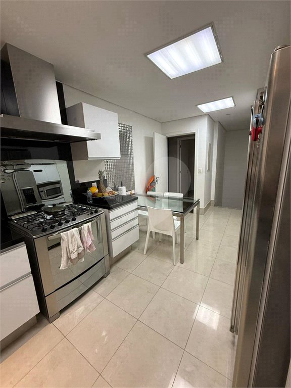 Casa à venda com 4 suítes no condomínio East Village, São Paulo - SP