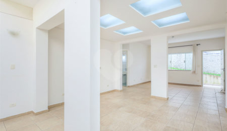 Casa Térrea à venda com 3 quartos, sendo 1 suíte,  em Cidade Vargas, São Paulo, SP