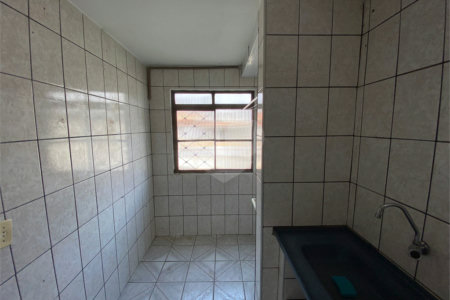 Apartamento para alugar com 2 quartos em Jardim Adriane, Itaquaquecetuba, SP