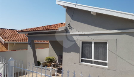 Casa à venda com 3 quartos, sendo 1 suíte,  no Centro, Vinhedo, SP