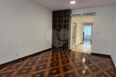 Apartamento à venda com 3 quartos, sendo 1 suíte, em Copacabana, Rio de Janeiro, RJ