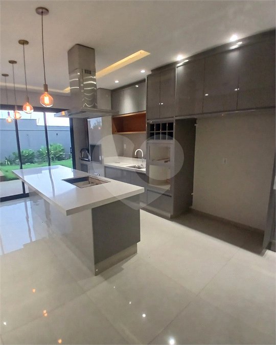 Casa à venda com 3 quartos, sendo 1 suíte, em Parque Alvorada, Dourados, MS