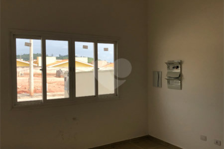 Casa Térrea à venda com 3 quartos, sendo 1 suíte,  no Centro, Bom Jesus dos Perdões, SP