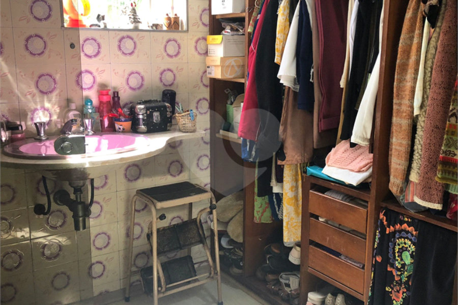 Sobrado à venda com 5 quartos, sendo 1 suíte,  em Jardim São Bento, São Paulo, SP