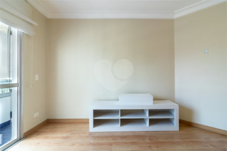 Apartamento à venda com 4 quartos, sendo 3 suítes, em Brooklin Paulista, São Paulo, SP