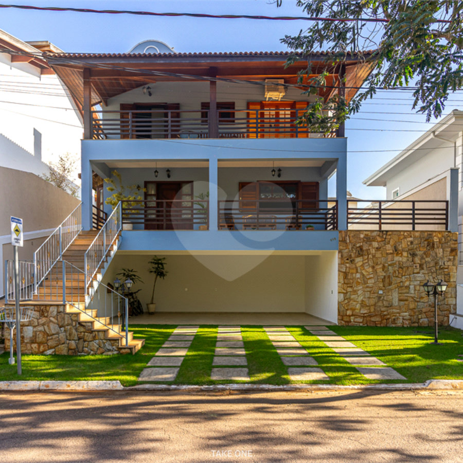Belíssimo sobrado com piscina aquecida no Condomínio Villagio Capriccio - Louveira SP.