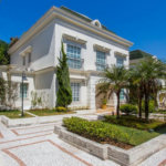 Casa à venda com 4 suítes no condomínio Conde D Eu, São Paulo - SP