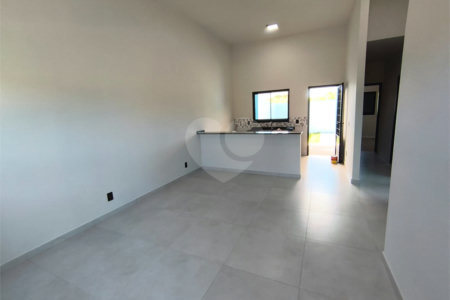 Casa à venda com 3 quartos, sendo 1 suíte, em Parque Itapê, Itapetininga, SP