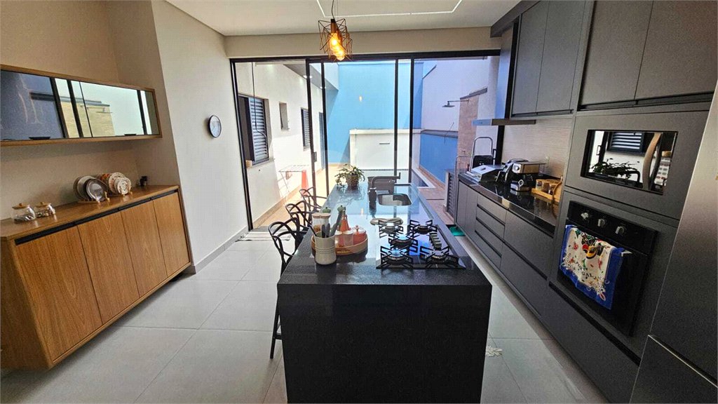 Casa à venda com 3 suítes no condomínio Mantova, Indaiatuba - SP