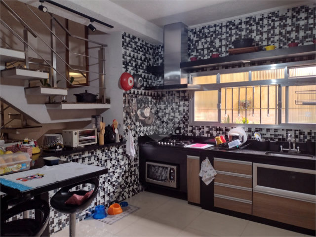 Casa à venda com 4 quartos, sendo 2 suítes, em Vila Gustavo, São Paulo, SP