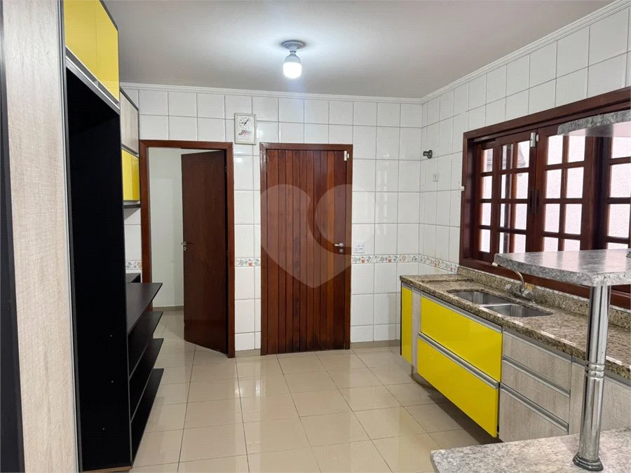 Sobrado à venda ou para alugar com 3 suítes em Vila Sônia, São Paulo, SP