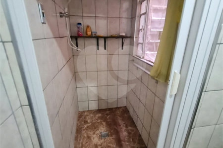 Casa à venda com 6 quartos em Vila dos Remédios, São Paulo, SP