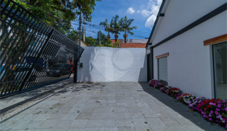 Casa Térrea à venda com 3 quartos, sendo 1 suíte, em Santo Amaro, São Paulo, SP