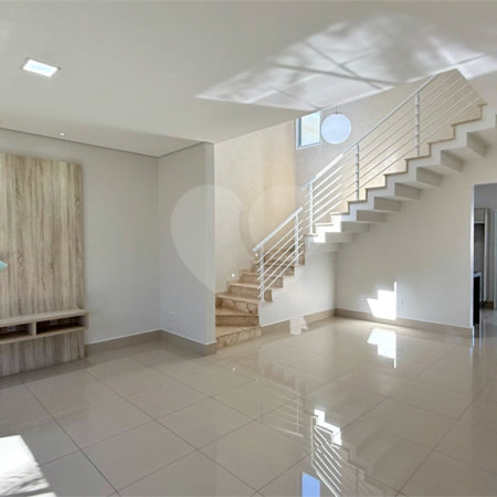 Casa à venda ou para alugar com 4 quartos, sendo 1 suíte, no condomínio Jardim Residencial Dona Lucilla, Indaiatuba - SP