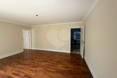 Casa à venda ou para alugar com 4 quartos, sendo 3 suítes, em Alto da Boa Vista, São Paulo, SP