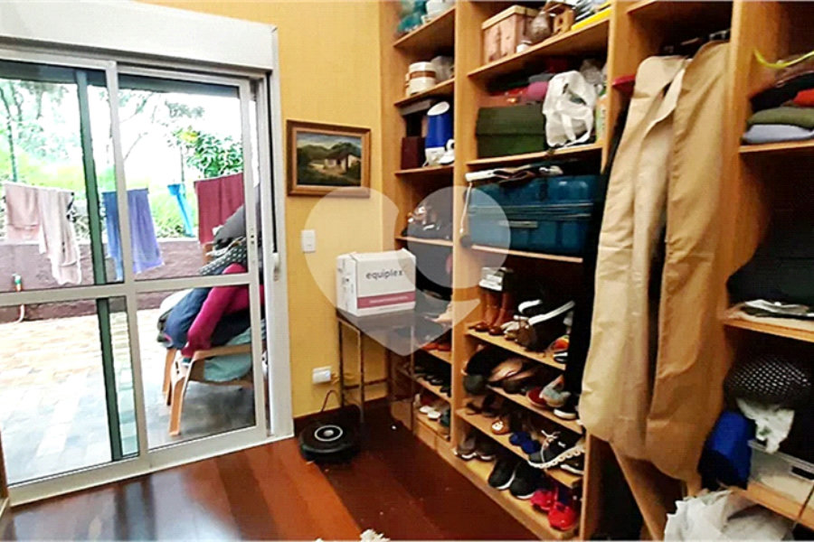 Casa à venda com 3 quartos, sendo 1 suíte, no condomínio Suíça da Cantareira, Mairiporã - SP