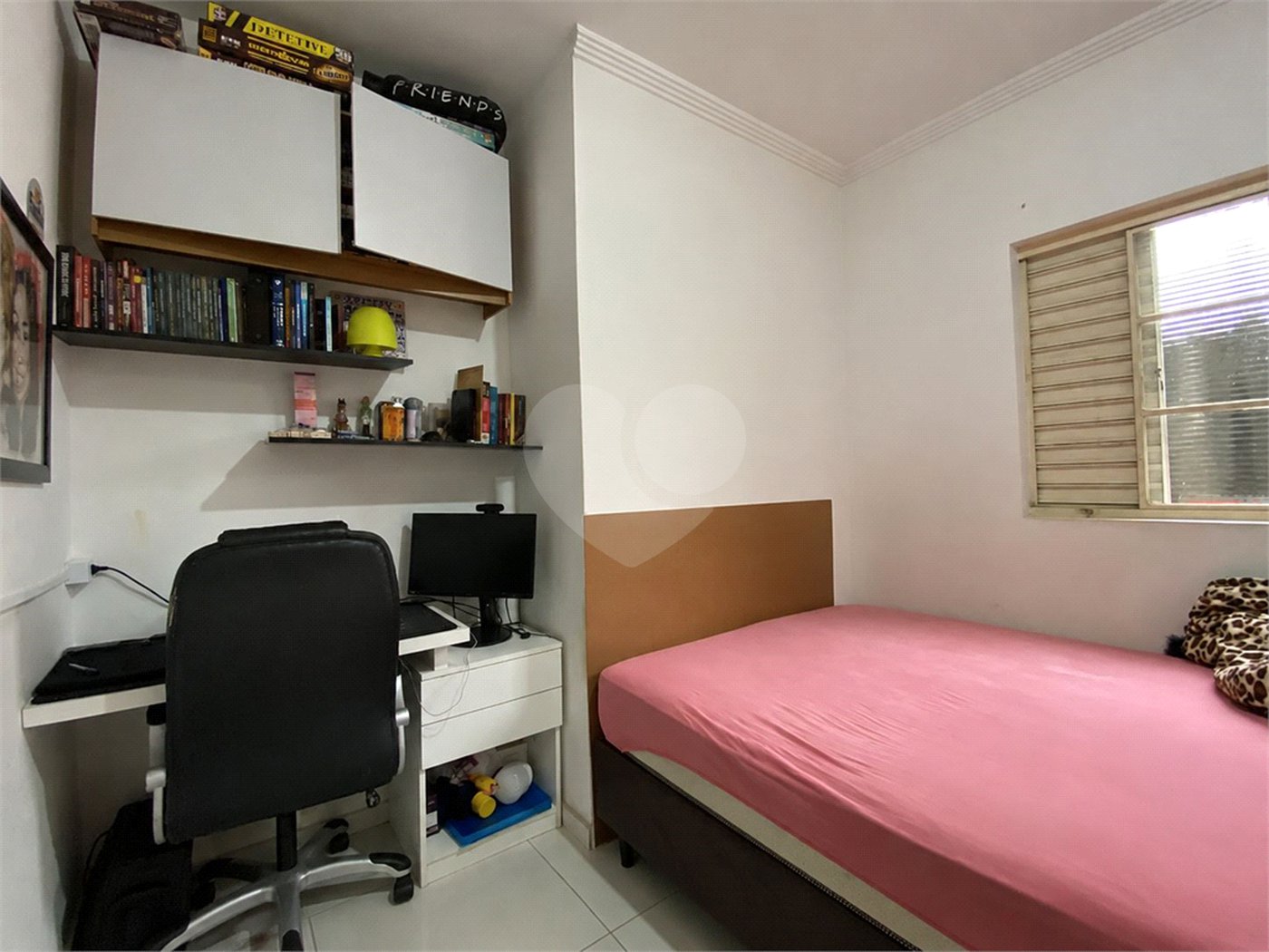 Casa à venda com 3 quartos, sendo 1 suíte, em Vila Barcelona, Sorocaba, SP