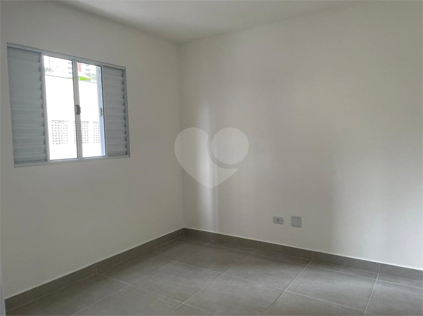 Casa à venda com 2 quartos no condomínio Hebe, São Paulo - SP