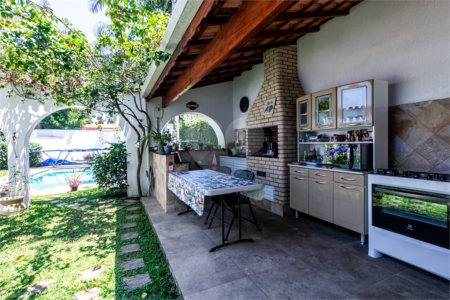 Casa à venda com 4 quartos, sendo 2 suítes,  em Interlagos, São Paulo, SP