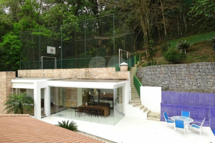 Casa à venda com 4 suítes no condomínio Jardim Ibiratiba, São Paulo - SP